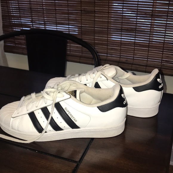 White Adidas shoes - Picture 1 of 3